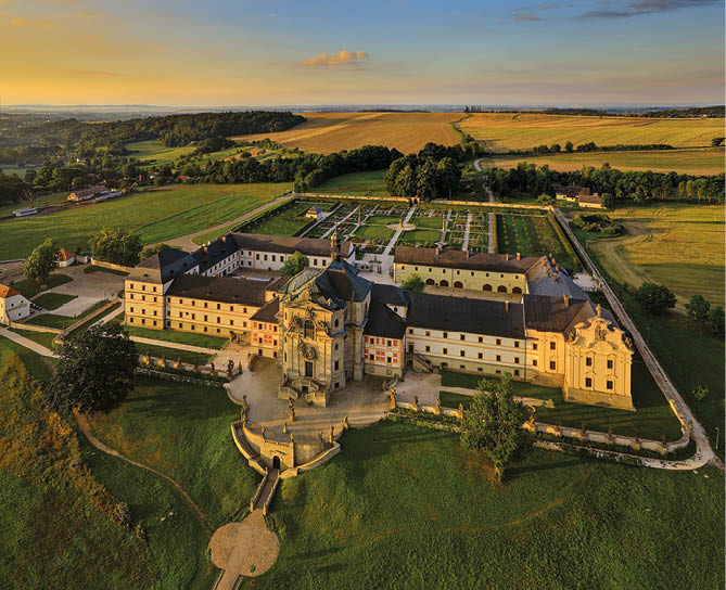 Kniha “ esk republika 2020 - Libor Sv  ek" - vyd n  1., rok 2020