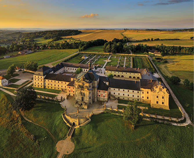 Kniha “ esk republika 2020 - Libor Sv  ek" - vyd n  1., rok 2020